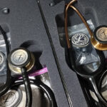 Littmann Black Gold vs Black Mirror Edition – Comparison of finishes | LittmannStethoscopes.pk