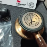 The Littmann Classic III Chocolate Gold is a perfect blend of performance and elegance. Designed for doctors, nurses, and medical students in Pakistan, it offers the reliable acoustic clarity that Littmann is known for, along with a distinctive chocolate tube and gold-finish chestpiece.